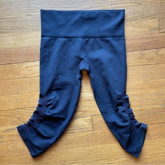 Lululemon In the Glow Crop ll - Picture 9 of 11